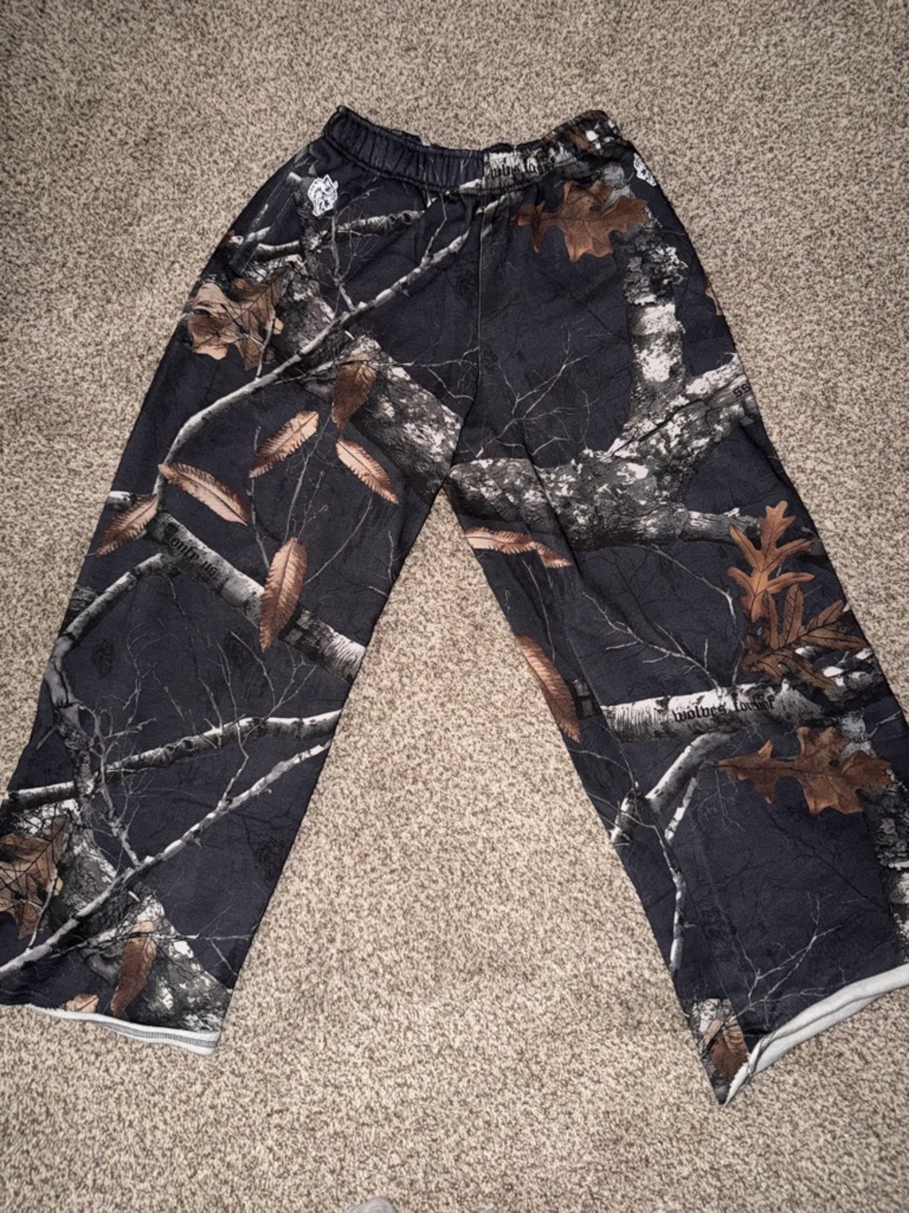 Darc sport Camo Lounge Pants - Black & Brown Leaf Print